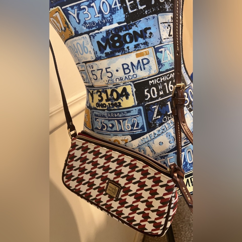 Dooney & Bourke Womens Houndstooth Saffiano Leather Crossbody Bag